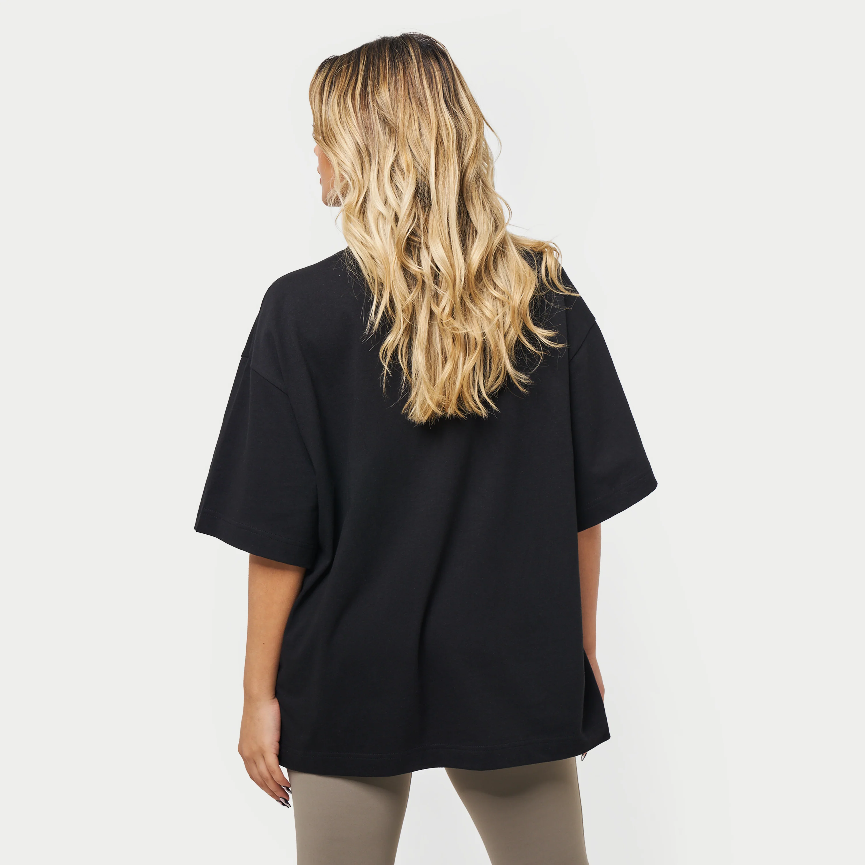 REWEAR Womens Varsity T-shirt - Black - Image 2