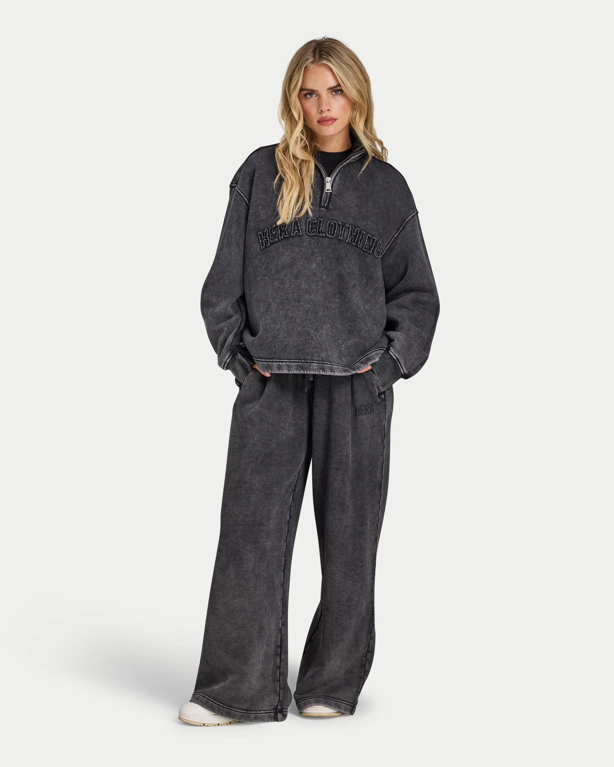 Womens Signature Washed Oversized 1/4 Zip Sweatshirt - Image 4